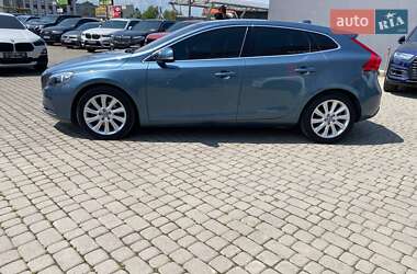 Хэтчбек Volvo V40 2013 в 