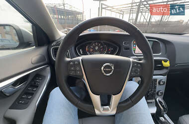 Хэтчбек Volvo V40 2017 в 