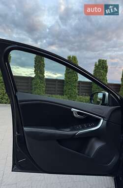 Хэтчбек Volvo V40 2013 в 