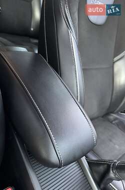 Хэтчбек Volvo V40 2013 в 
