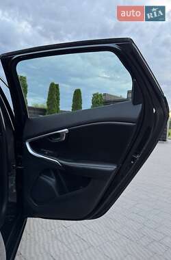 Хэтчбек Volvo V40 2013 в 