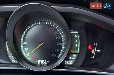 Хэтчбек Volvo V40 2013 в 