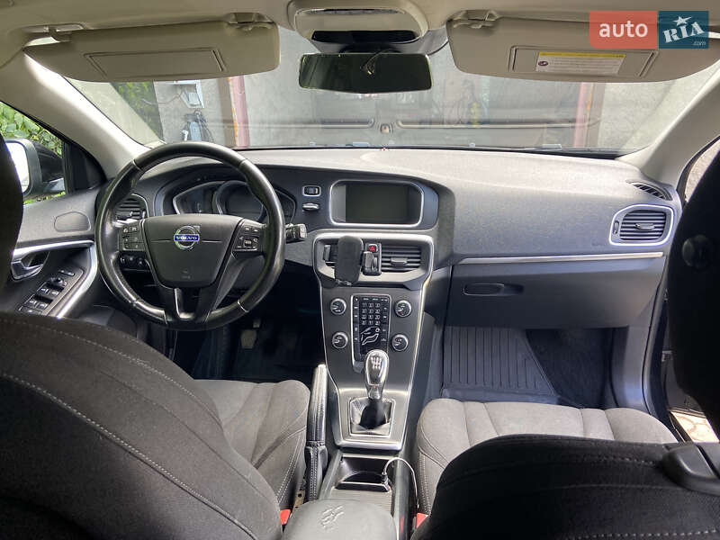 Хэтчбек Volvo V40 2013 в Владимире