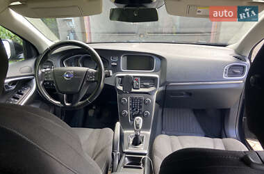 Хэтчбек Volvo V40 2013 в 