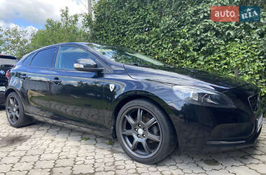 Хэтчбек Volvo V40 2013 в 