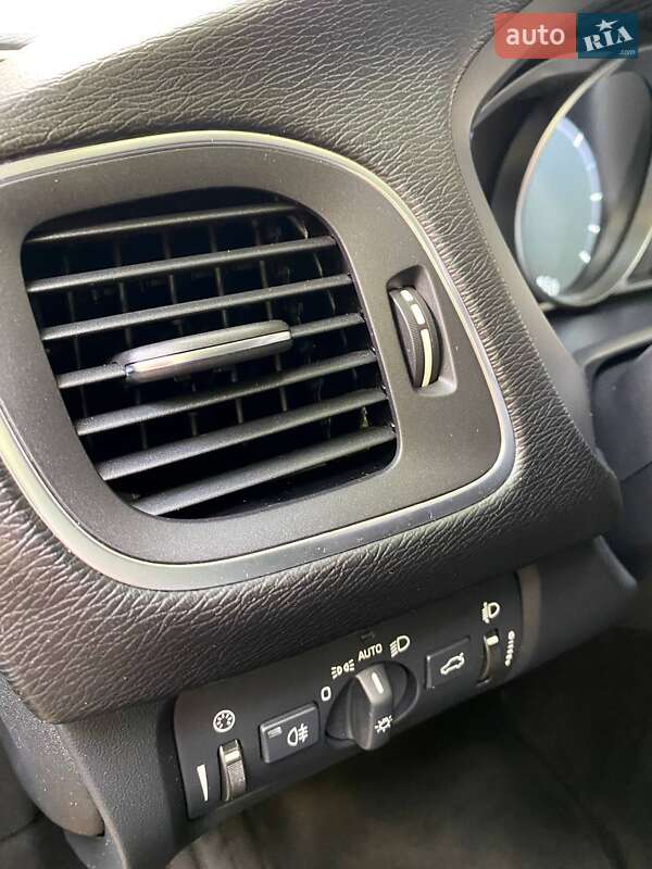 Хэтчбек Volvo V40 2014 в Харькове