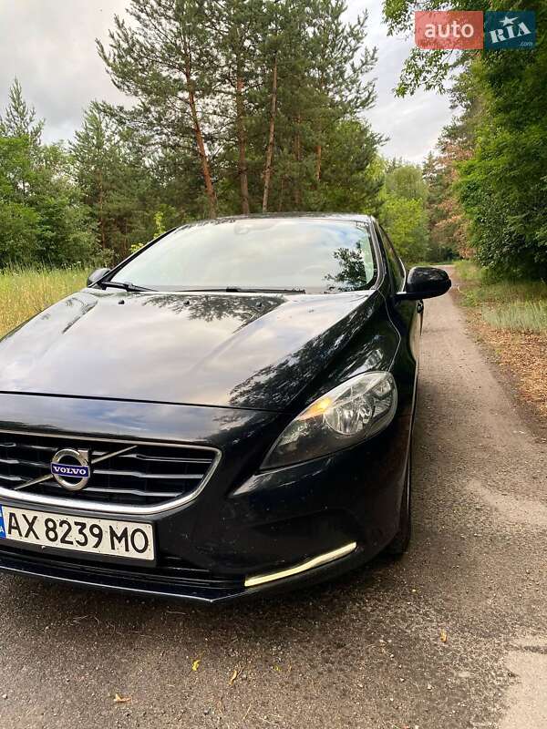 Volvo V40 2014