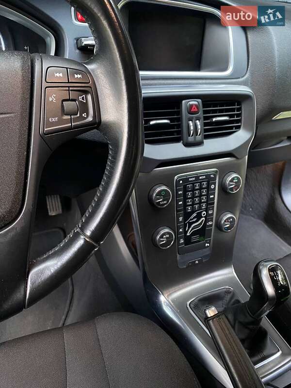 Хэтчбек Volvo V40 2014 в Харькове