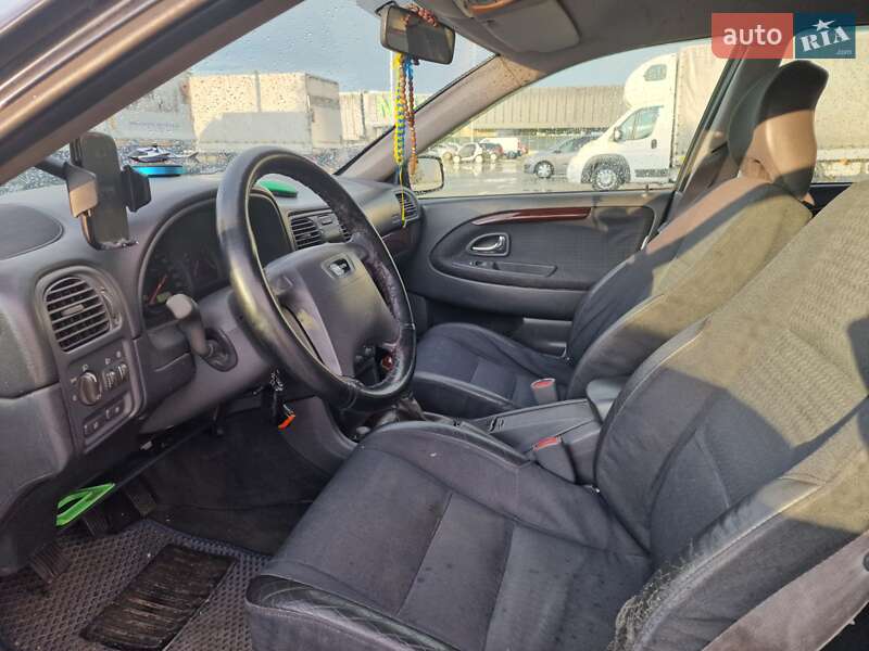 Универсал Volvo V40 2001 в Киеве фото 9 Универсал Volvo V40 2001 в Киеве