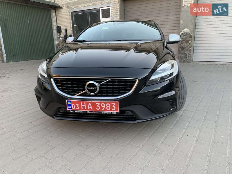 Хетчбек Volvo V40 2019 в Бродах