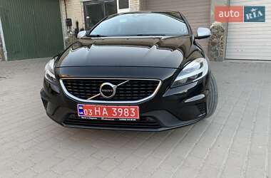 Хэтчбек Volvo V40 2019 в 