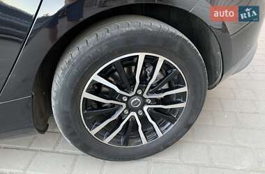 Хэтчбек Volvo V40 2019 в 
