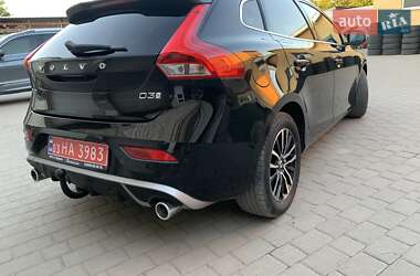 Хэтчбек Volvo V40 2019 в 