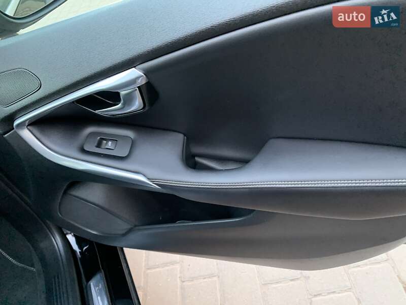 Хетчбек Volvo V40 2019 в Бродах
