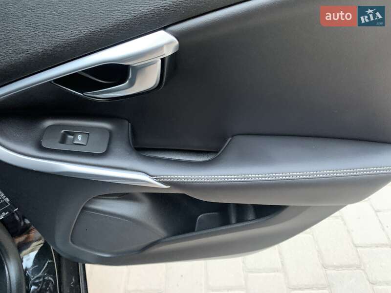 Хетчбек Volvo V40 2019 в Бродах