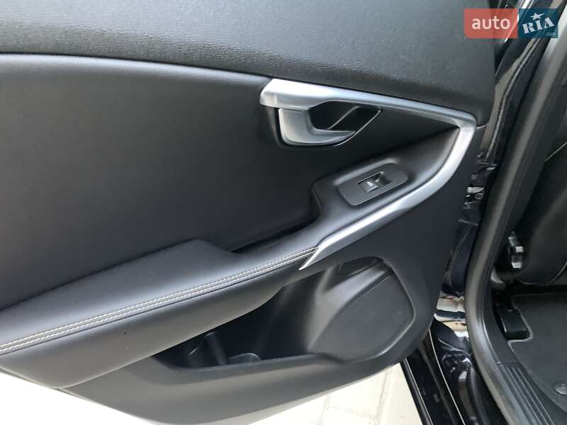 Хетчбек Volvo V40 2019 в Бродах