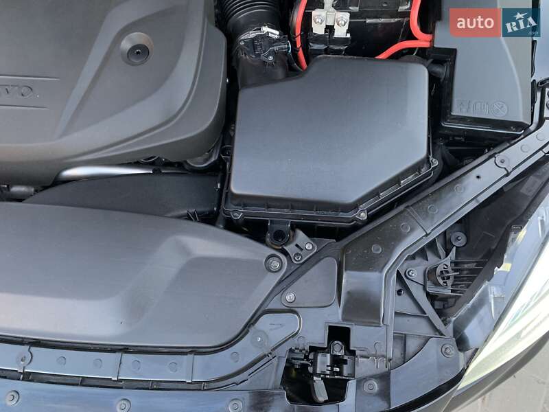 Хетчбек Volvo V40 2019 в Бродах