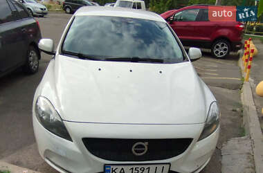 Хэтчбек Volvo V40 2014 в Киеве