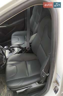 Хэтчбек Volvo V40 2014 в 