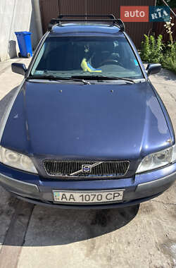 Универсал Volvo V40 2000 в 