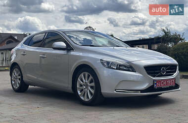 Хэтчбек Volvo V40 2014 в 