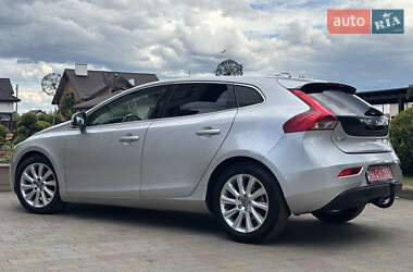 Хэтчбек Volvo V40 2014 в 