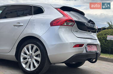 Хэтчбек Volvo V40 2014 в 
