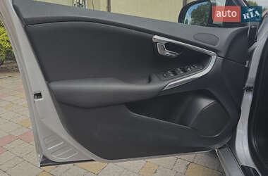 Хэтчбек Volvo V40 2014 в 