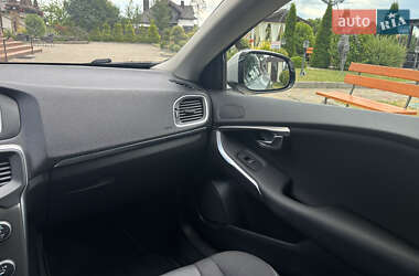 Хэтчбек Volvo V40 2014 в 
