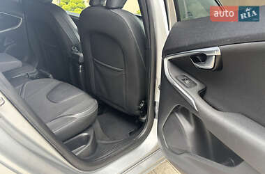 Хэтчбек Volvo V40 2014 в 