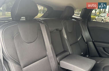Хэтчбек Volvo V40 2014 в 