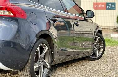 Хэтчбек Volvo V40 2014 в 