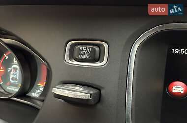Хэтчбек Volvo V40 2014 в 
