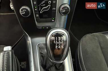 Хэтчбек Volvo V40 2014 в 