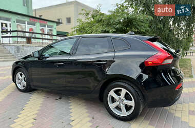 Хэтчбек Volvo V40 2014 в 