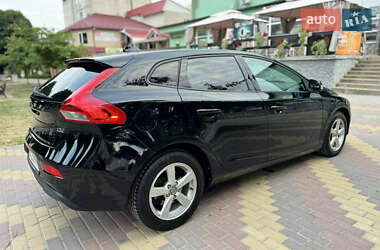 Хэтчбек Volvo V40 2014 в 