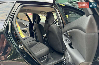 Хэтчбек Volvo V40 2014 в 