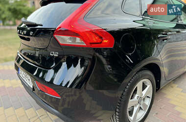 Хэтчбек Volvo V40 2014 в 