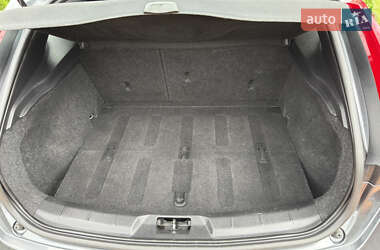 Хэтчбек Volvo V40 2013 в 