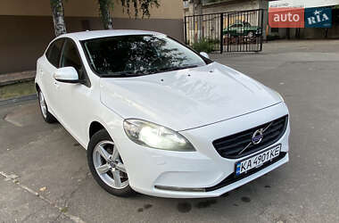 Хэтчбек Volvo V40 2013 в 