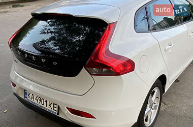 Хэтчбек Volvo V40 2013 в 