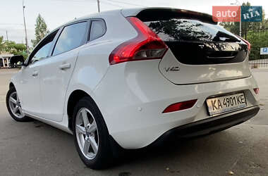 Хэтчбек Volvo V40 2013 в 