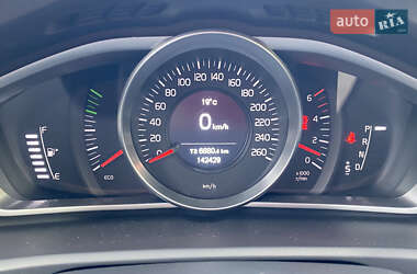 Хэтчбек Volvo V40 2013 в 