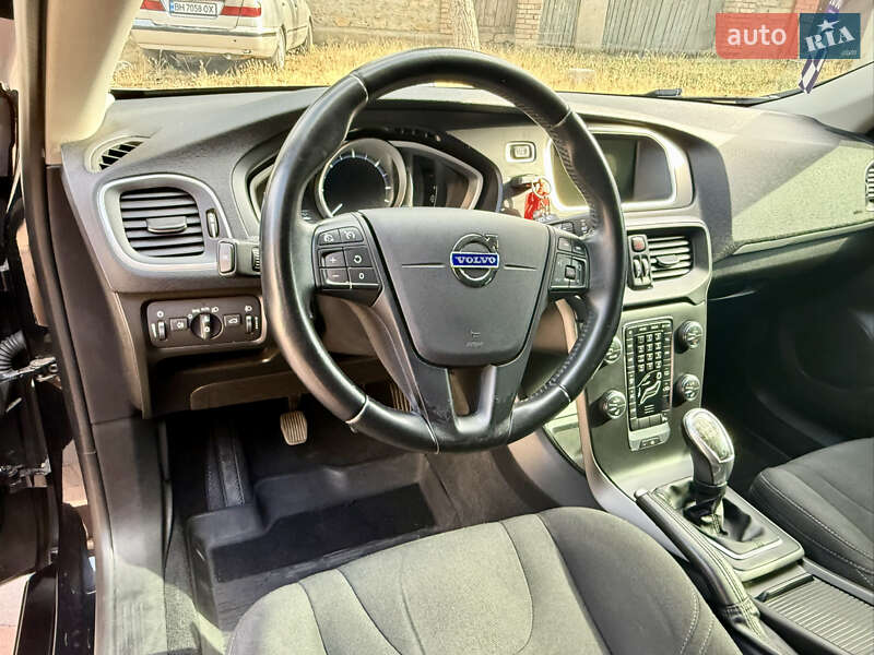 Хэтчбек Volvo V40 2013 в Одессе