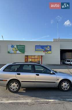 Универсал Volvo V40 2002 в 