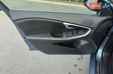Хэтчбек Volvo V40 2014 в 