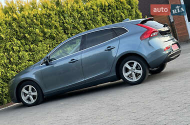 Хэтчбек Volvo V40 2014 в 