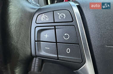 Хэтчбек Volvo V40 2014 в 