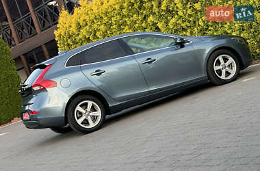 Хэтчбек Volvo V40 2014 в 
