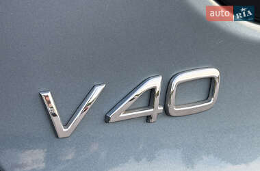Хэтчбек Volvo V40 2014 в 